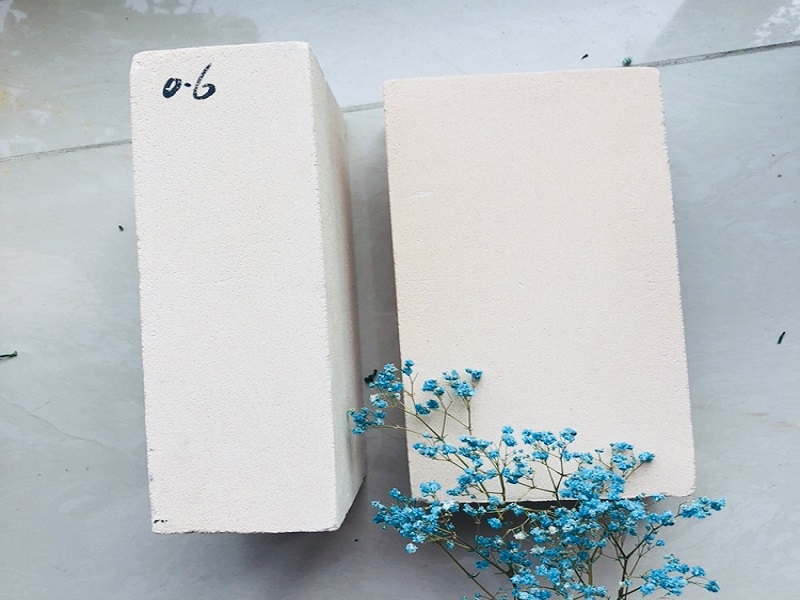 Light weight high alumina insulation bricks for ceramic kiln